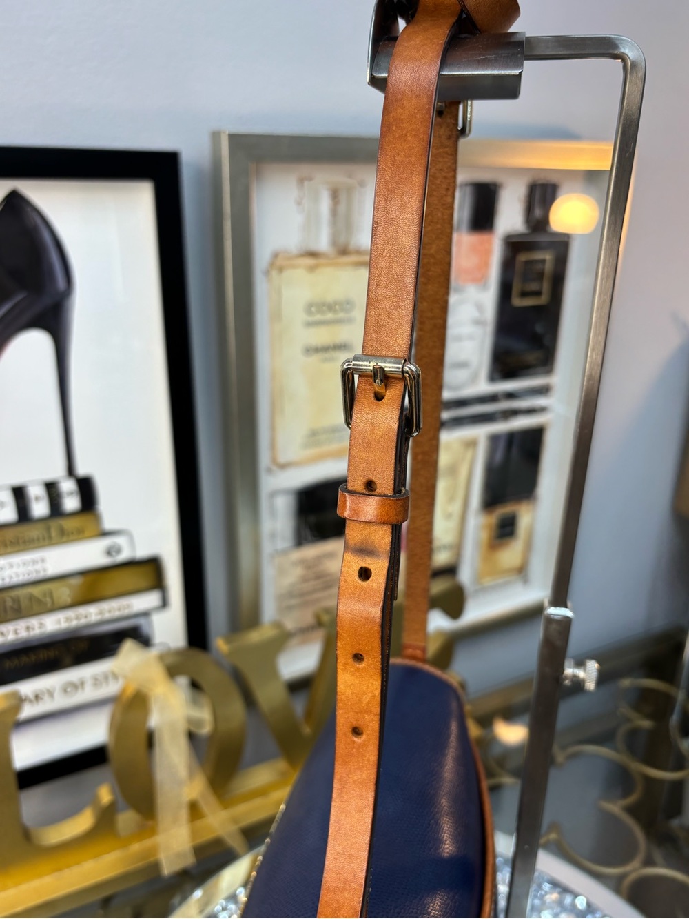 Dooney & Bourke made in china Claremont Field Bag EUC - Picture 9 of 16